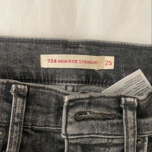 washed black Levi’s straight leg jeans size 25